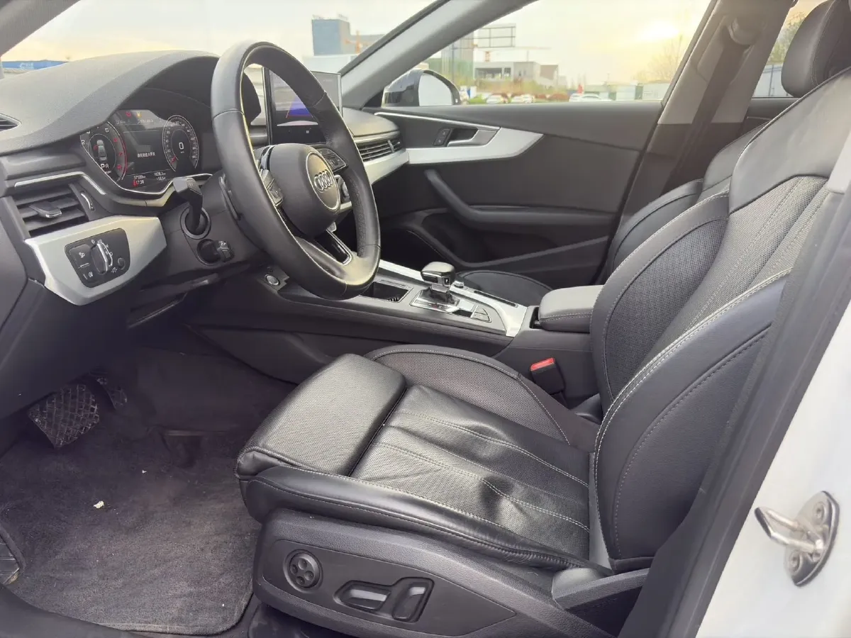 2023 Audi A4L 2.0T 190HP L4 7DCT,autocango,china used car exporter,china ev exporter,chinese used car exporter,chinese used ev exporter