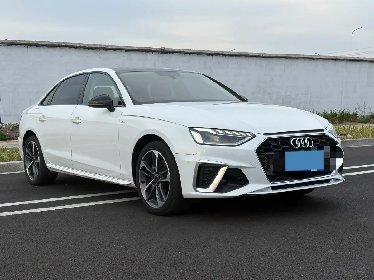 2023 Audi A4L 2.0T 190HP L4 7DCT,autocango,china used car exporter,china ev exporter,chinese used car exporter,chinese used ev exporter
