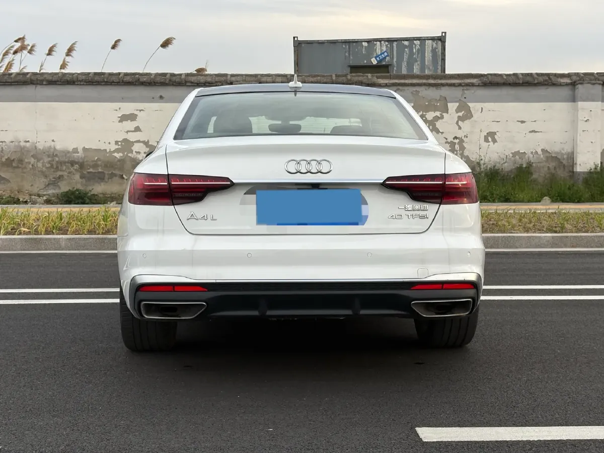 2023 Audi A4L 2.0T 190HP L4 7DCT,autocango,china used car exporter,china ev exporter,chinese used car exporter,chinese used ev exporter