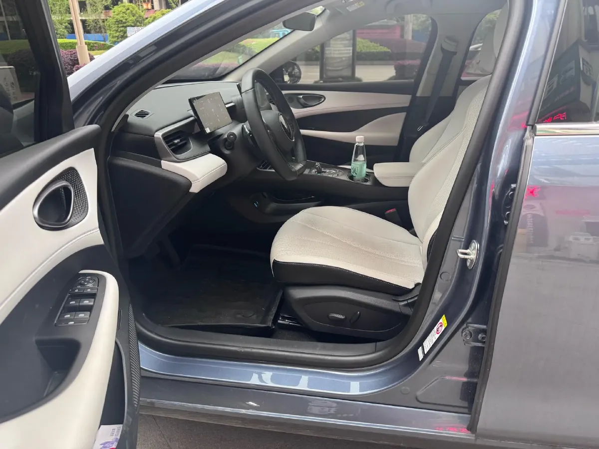 2025 BYD Seal05 DM-i 1.5L 101HP L4 E-CVT PHEV 15.87KWH,autocango,china used car exporter,china ev exporter,chinese used car exporter,chinese used ev exporter