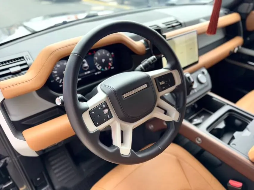 2024 Land Rover Defender 3.0T 400HP L6 8AT,autocango,china used car exporter,china ev exporter,chinese used car exporter,chinese used ev exporter