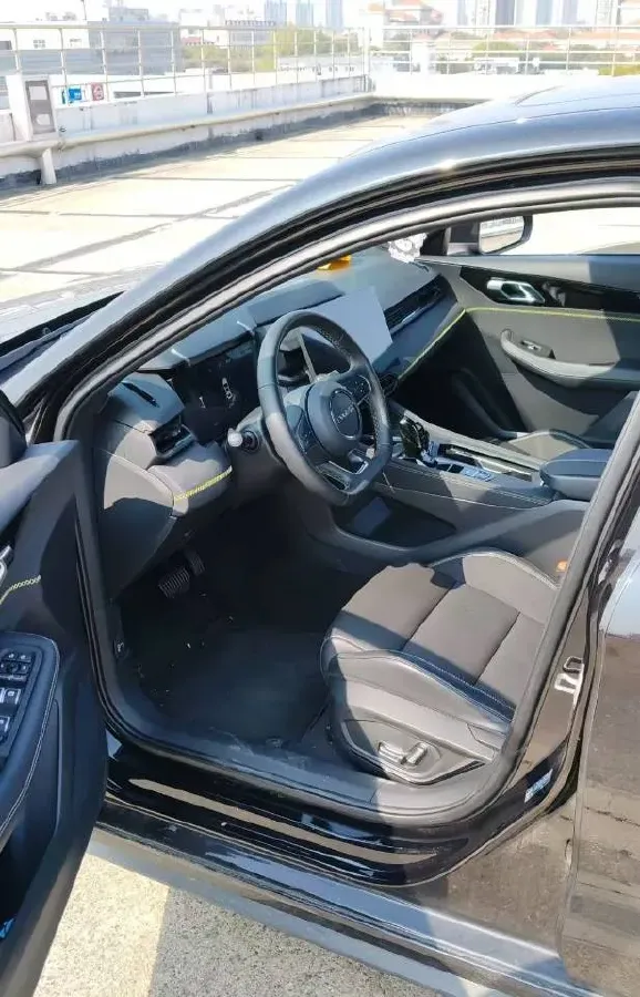 2023 MAXUS G50 1.5T 181HP L4 7DCT,autocango,china used car exporter,china ev exporter,chinese used car exporter,chinese used ev exporter