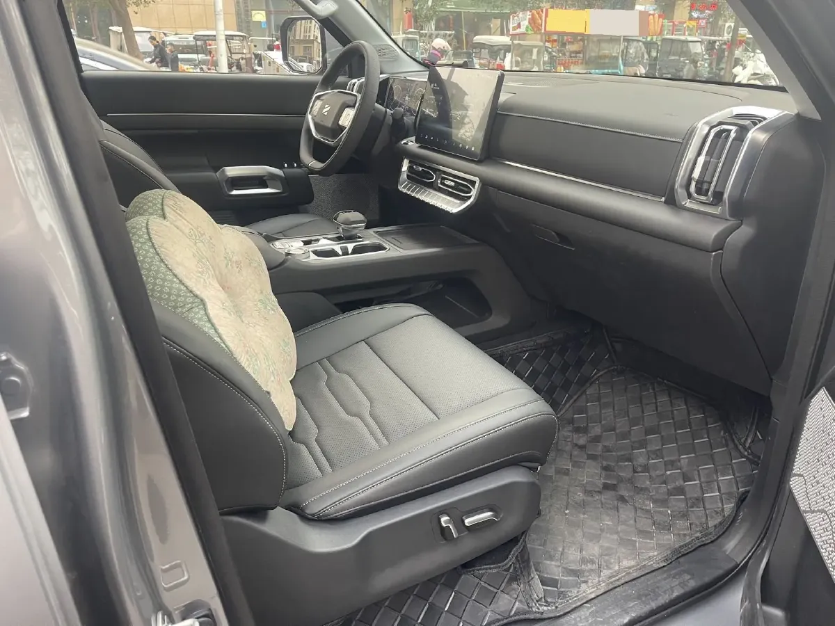 2025 Dongfeng Z9 2.3T 190HP L4 8AT,autocango,china used car exporter,china ev exporter,chinese used car exporter,chinese used ev exporter