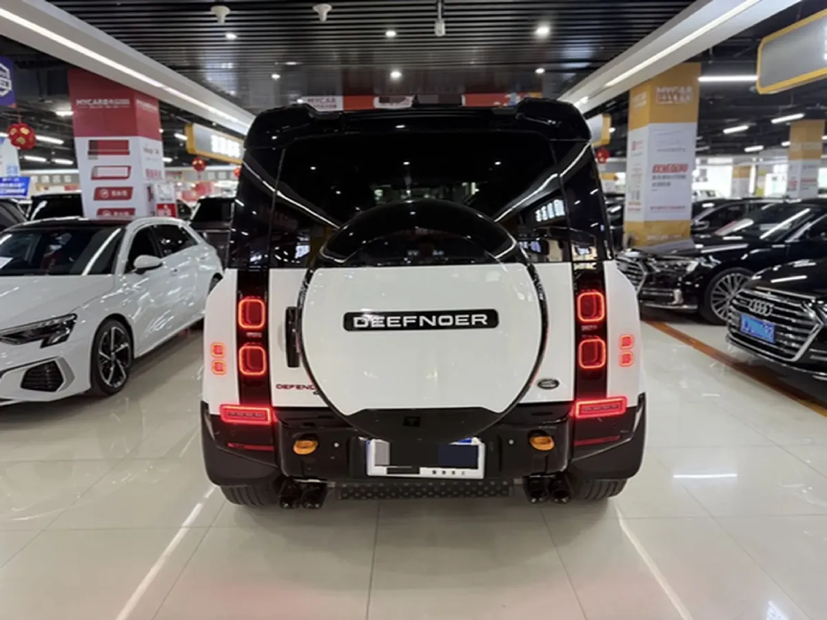 2022 Land Rover Defender 3.0T 400HP L6 8AT,autocango,china used car exporter,china ev exporter,chinese used car exporter,chinese used ev exporter