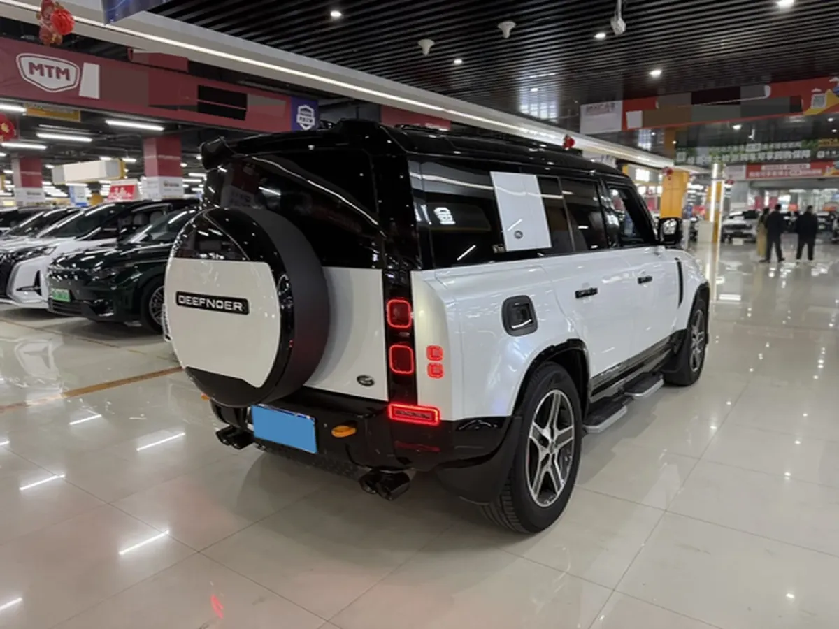 2022 Land Rover Defender 3.0T 400HP L6 8AT,autocango,china used car exporter,china ev exporter,chinese used car exporter,chinese used ev exporter