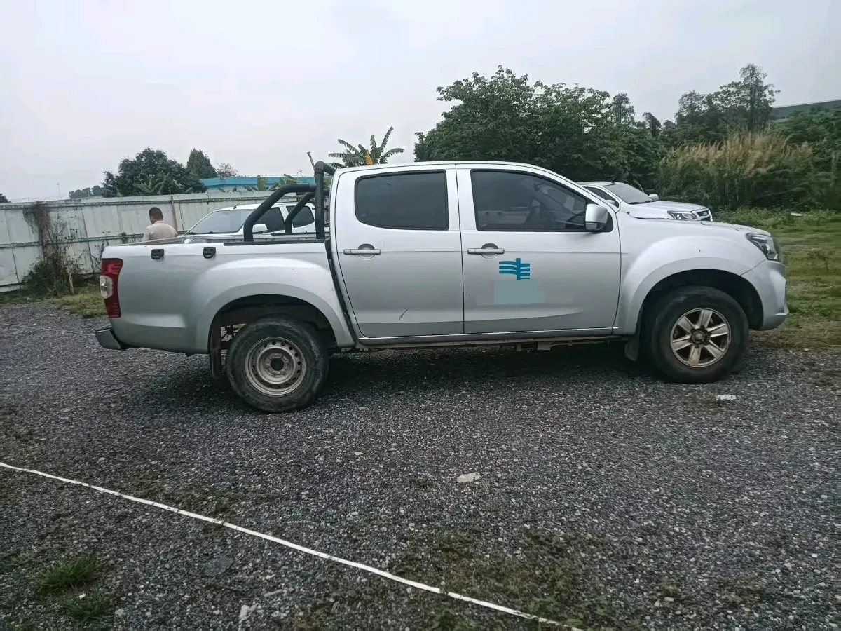 2022 Isuzu RE-MAX Jim 2.8T 120HP L4 5MT,autocango,china used car exporter,china ev exporter,chinese used car exporter,chinese used ev exporter