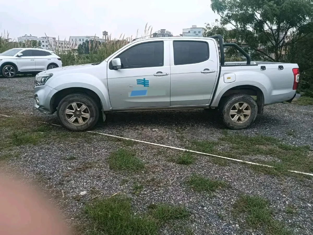 2022 Isuzu RE-MAX Jim 2.8T 120HP L4 5MT,autocango,china used car exporter,china ev exporter,chinese used car exporter,chinese used ev exporter