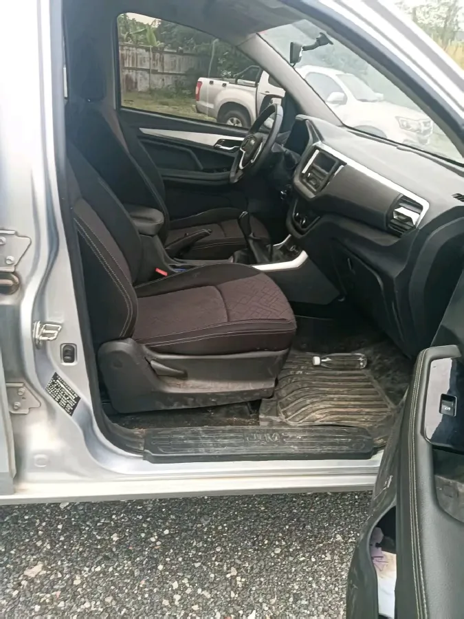 2022 Isuzu RE-MAX Jim 2.8T 120HP L4 5MT,autocango,china used car exporter,china ev exporter,chinese used car exporter,chinese used ev exporter