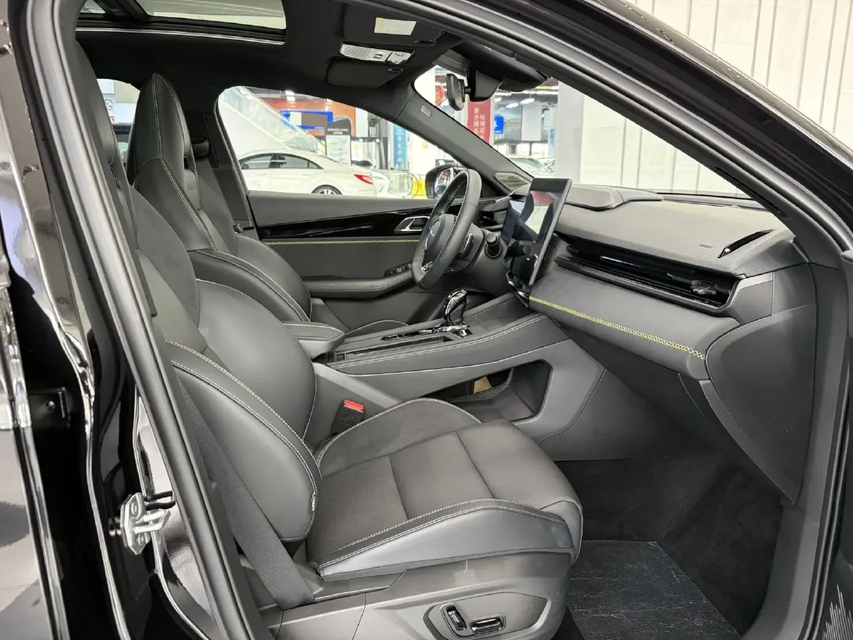 2025 LYNK&CO 03 1.5T 181HP L4 7DCT,autocango,china used car exporter,china ev exporter,chinese used car exporter,chinese used ev exporter