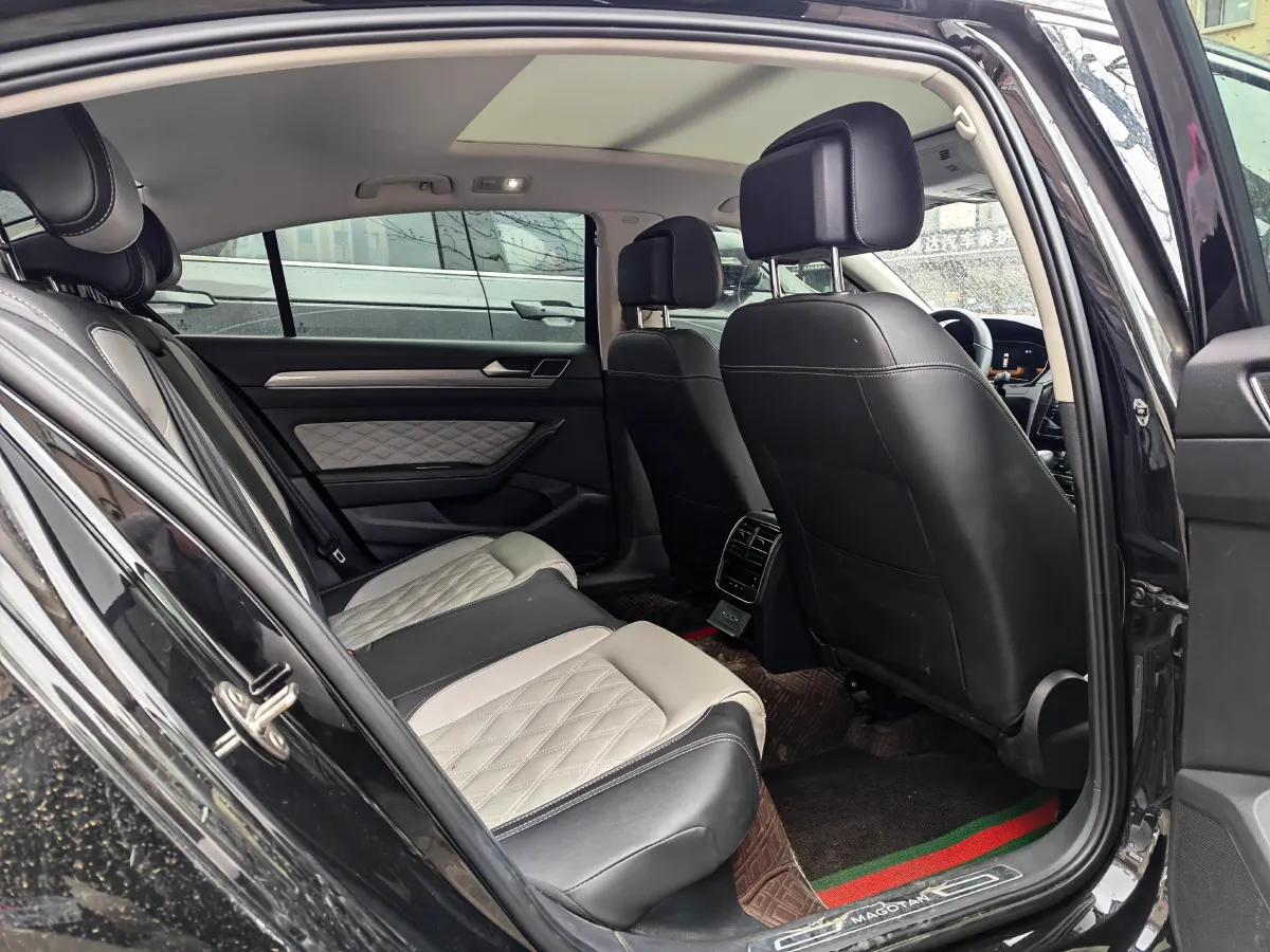 2023 Volkswagen Magotan 1.4T 150HP L4 7DCT,autocango,china used car exporter,china ev exporter,chinese used car exporter,chinese used ev exporter