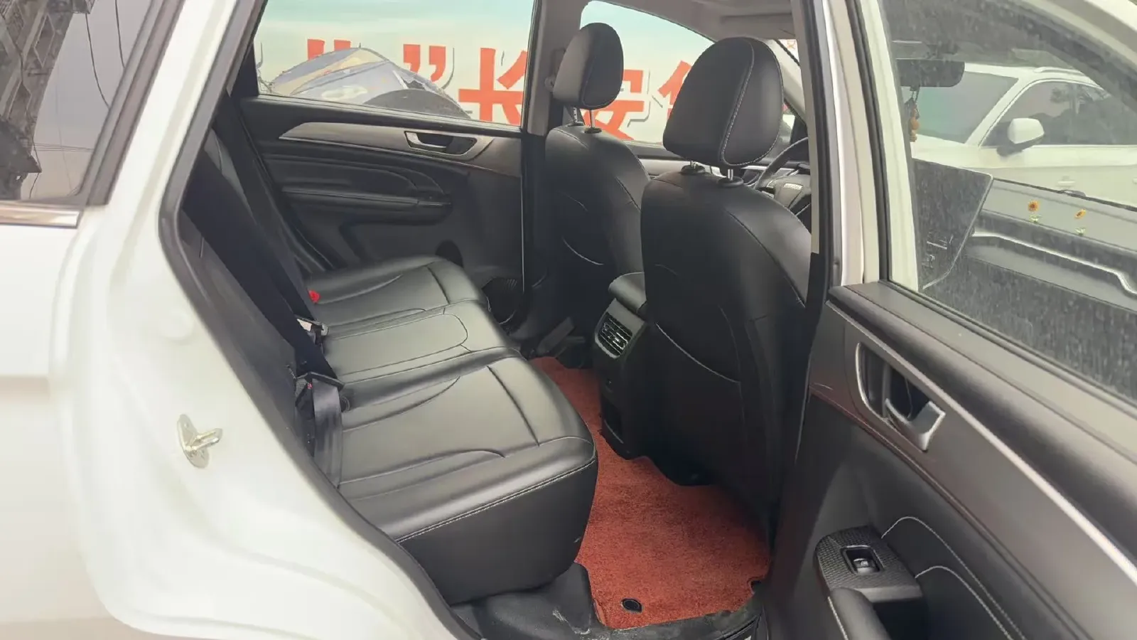 2021 Haval M6 1.5T 150HP L4 7DCT,autocango,china used car exporter,china ev exporter,chinese used car exporter,chinese used ev exporter