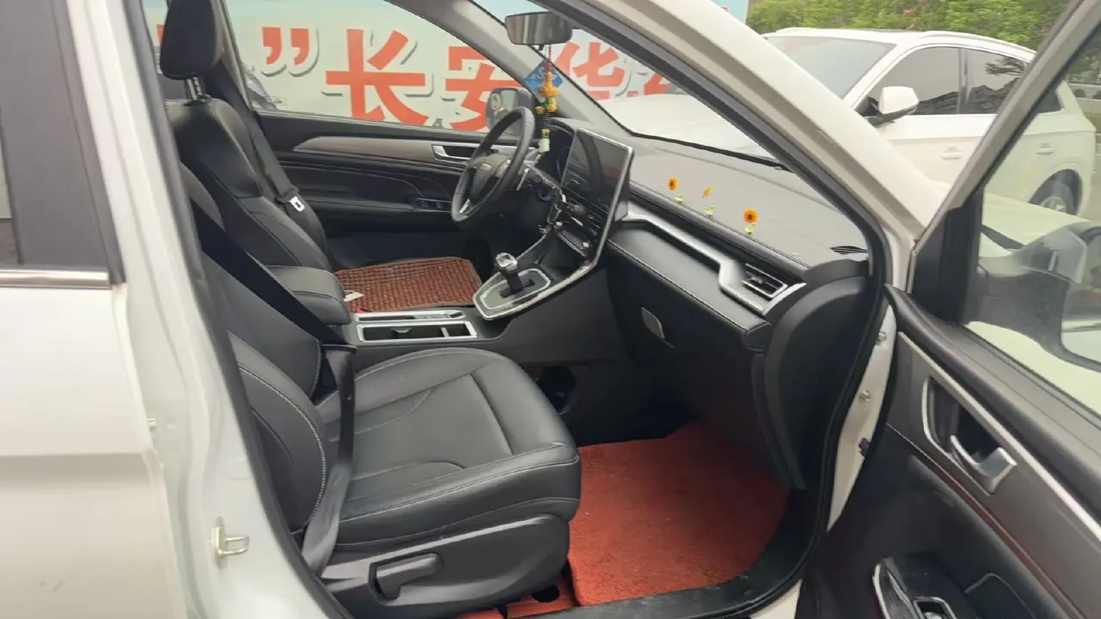 2021 Haval M6 1.5T 150HP L4 7DCT,autocango,china used car exporter,china ev exporter,chinese used car exporter,chinese used ev exporter