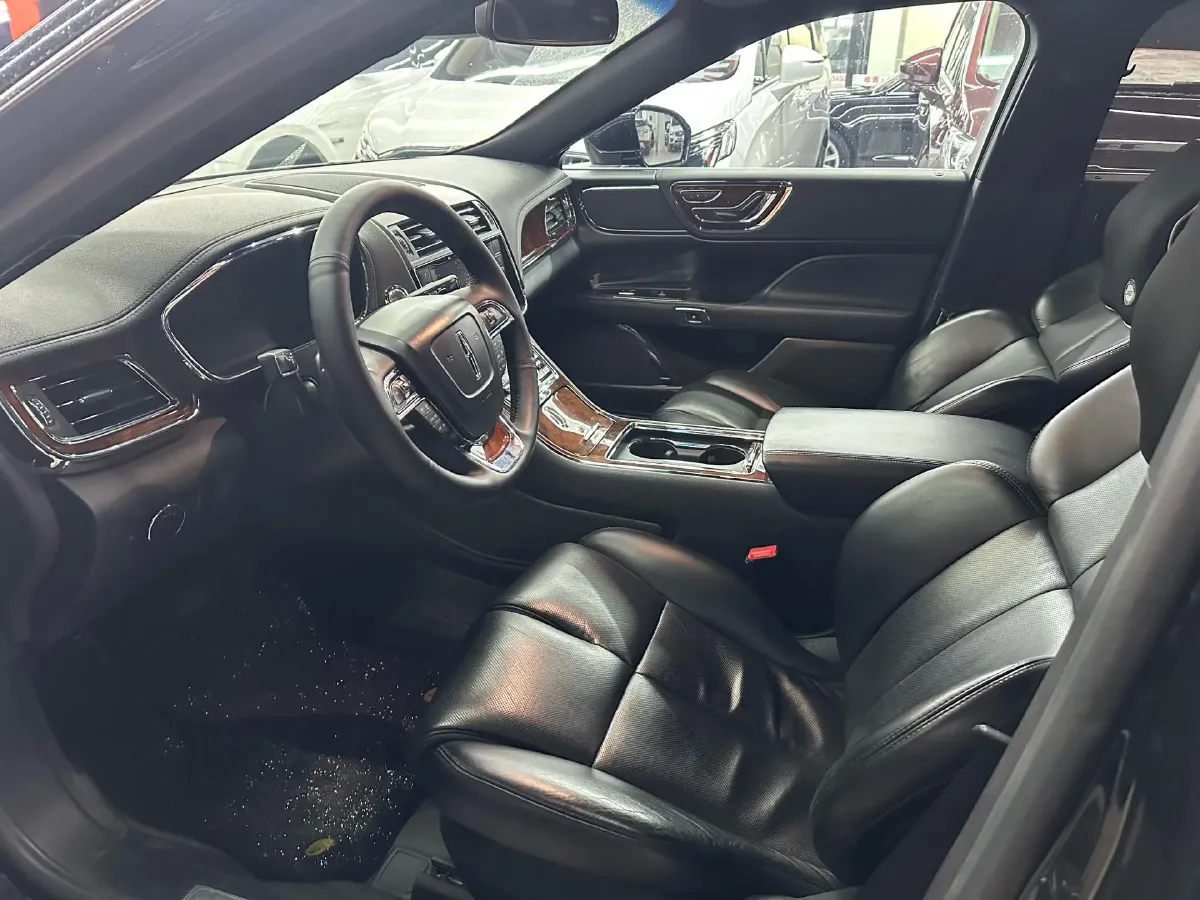 2018 Lincoln Continental 2.0T 261HP L4 6AT,autocango,china used car exporter,china ev exporter,chinese used car exporter,chinese used ev exporter