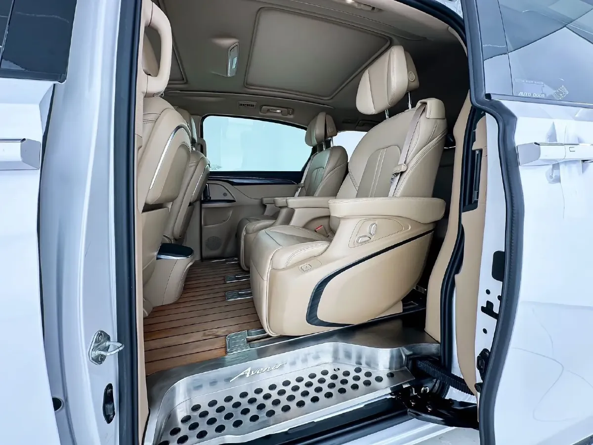 2020 Buick GL8 2.0T 237HP L4 9AT,autocango,china used car exporter,china ev exporter,chinese used car exporter,chinese used ev exporter