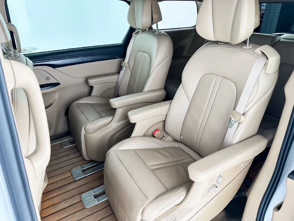 2020 Buick GL8 2.0T 237HP L4 9AT,autocango,china used car exporter,china ev exporter,chinese used car exporter,chinese used ev exporter