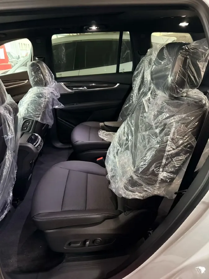 2025 Cadillac XT6 2.0T 237HP L4 9AT,autocango,china used car exporter,china ev exporter,chinese used car exporter,chinese used ev exporter