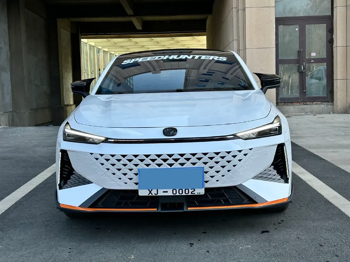 2024 ChangAn UNI-V 1.5T 188HP L4 7DCT,autocango,china used car exporter,china ev exporter,chinese used car exporter,chinese used ev exporter