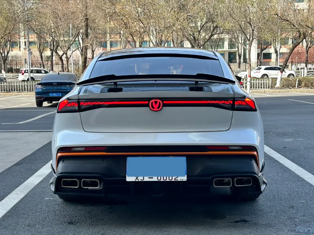 2024 ChangAn UNI-V 1.5T 188HP L4 7DCT,autocango,china used car exporter,china ev exporter,chinese used car exporter,chinese used ev exporter