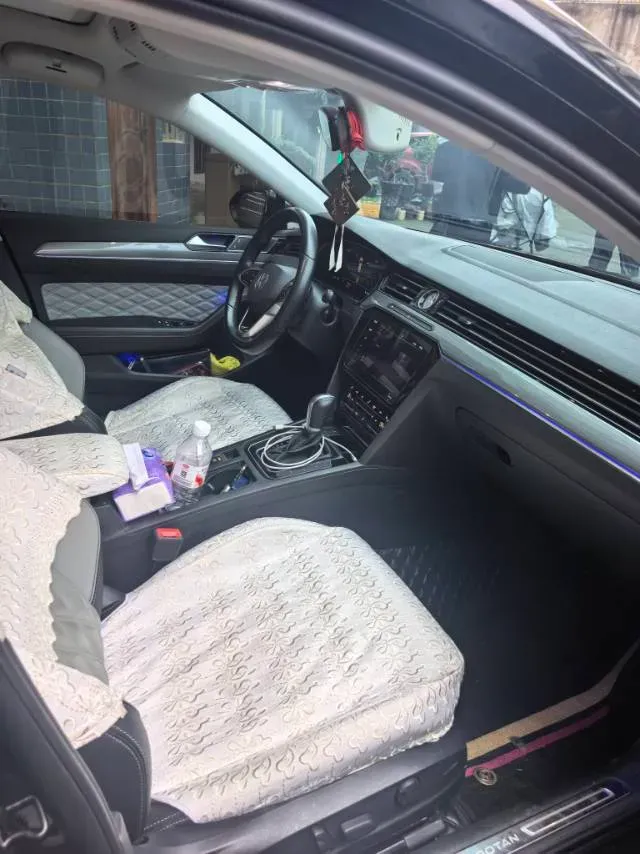 2023 Volkswagen Magotan 2.0T 186HP L4 7DCT,autocango,china used car exporter,china ev exporter,chinese used car exporter,chinese used ev exporter