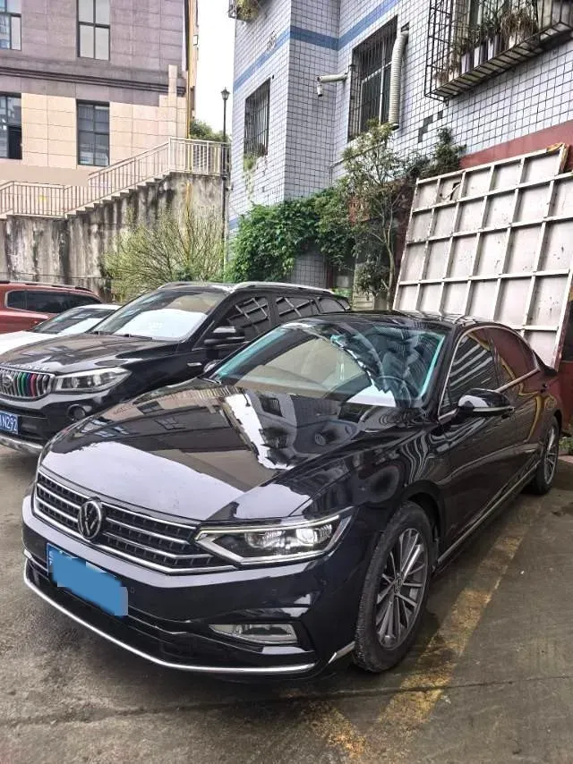 2023 Volkswagen Magotan 2.0T 186HP L4 7DCT,autocango,china used car exporter,china ev exporter,chinese used car exporter,chinese used ev exporter