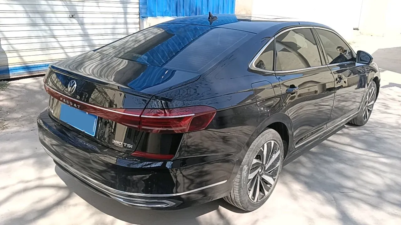 2025 Volkswagen Passat 2.0T 220HP L4 7DCT,autocango,china used car exporter,china ev exporter,chinese used car exporter,chinese used ev exporter