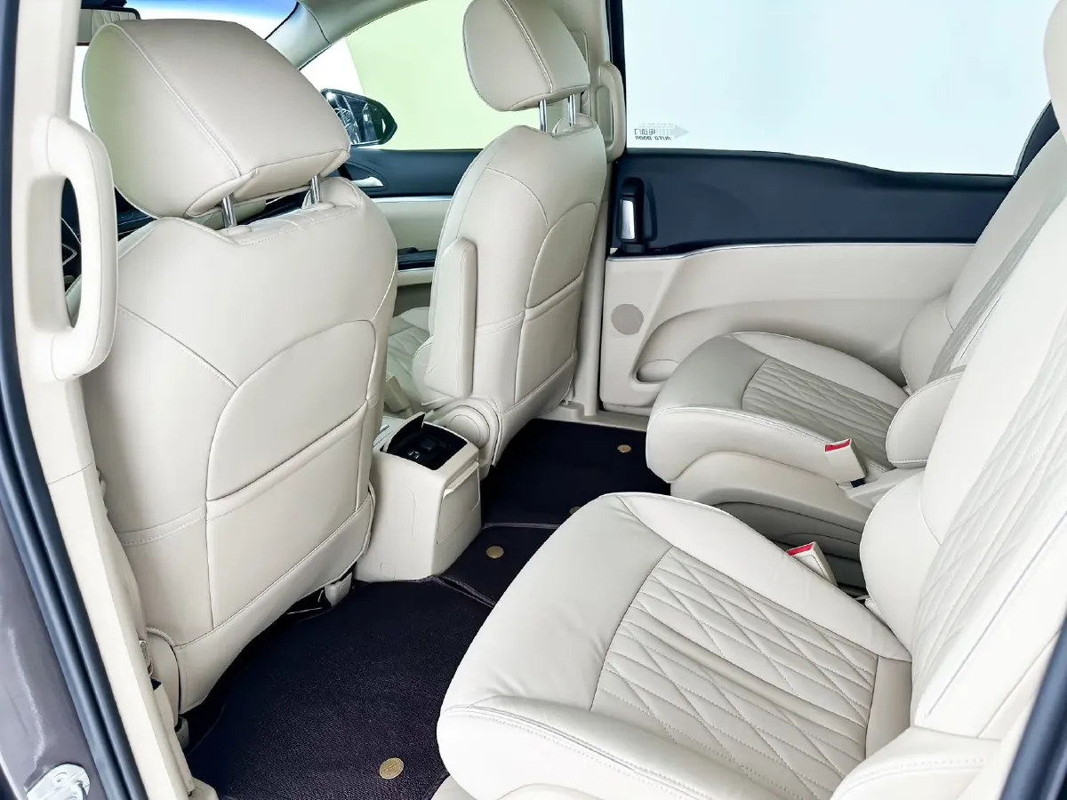 2023 Buick GL8 2.0T 237HP L4 9AT,autocango,china used car exporter,china ev exporter,chinese used car exporter,chinese used ev exporter