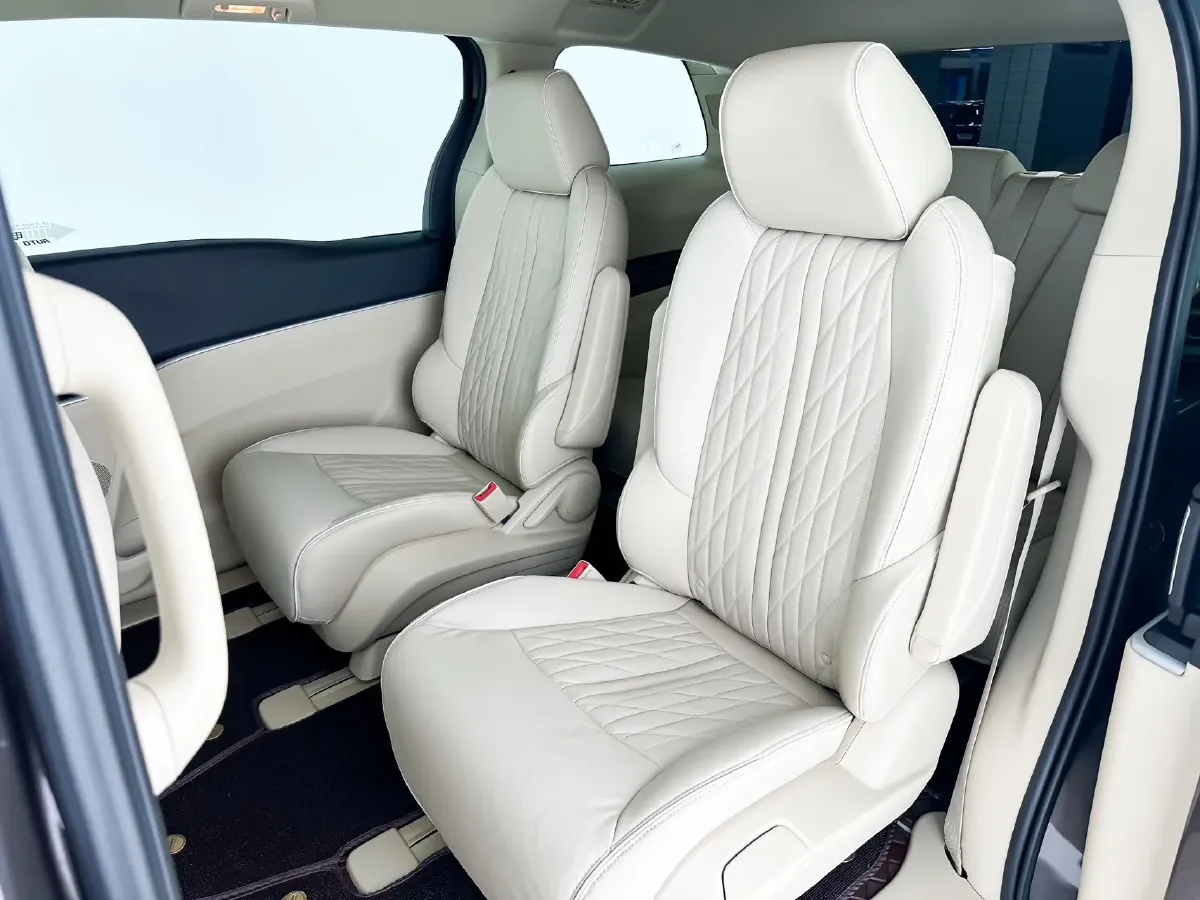 2023 Buick GL8 2.0T 237HP L4 9AT,autocango,china used car exporter,china ev exporter,chinese used car exporter,chinese used ev exporter