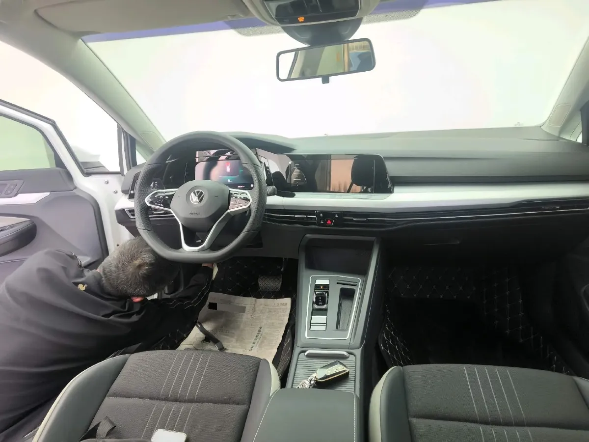 2023 Volkswagen Golf 1.4T 150HP L4 7DCT,autocango,china used car exporter,china ev exporter,chinese used car exporter,chinese used ev exporter