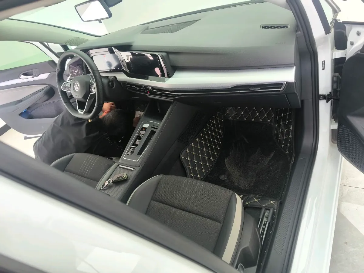 2023 Volkswagen Golf 1.4T 150HP L4 7DCT,autocango,china used car exporter,china ev exporter,chinese used car exporter,chinese used ev exporter