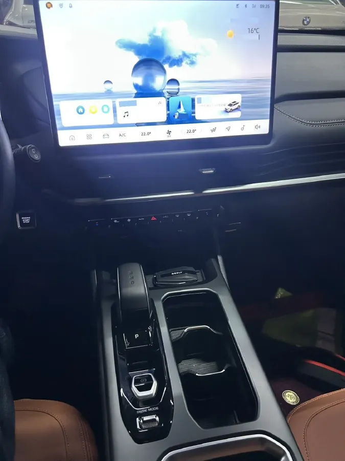 2024 Geely Okavango L 2.0T 218HP L4 7DCT,autocango,china used car exporter,china ev exporter,chinese used car exporter,chinese used ev exporter