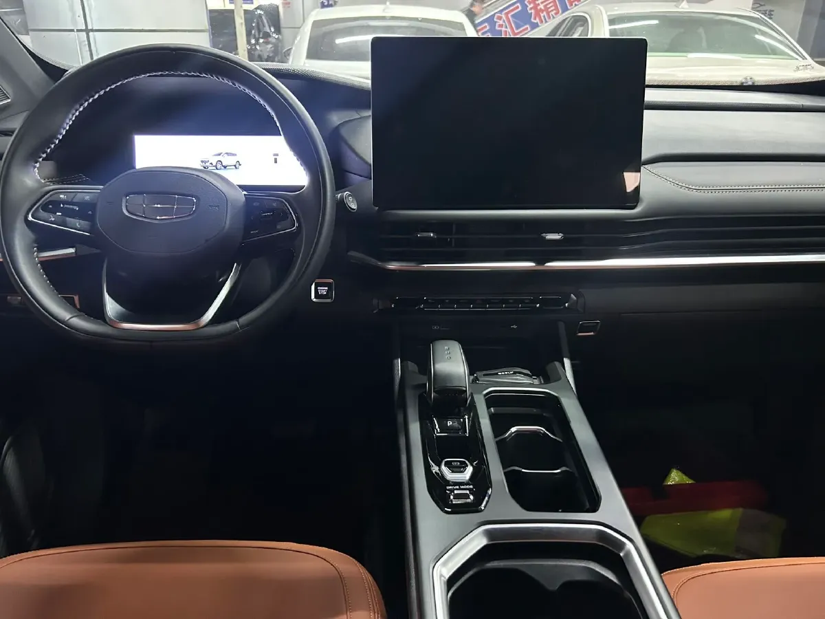 2024 Geely Okavango L 2.0T 218HP L4 7DCT,autocango,china used car exporter,china ev exporter,chinese used car exporter,chinese used ev exporter