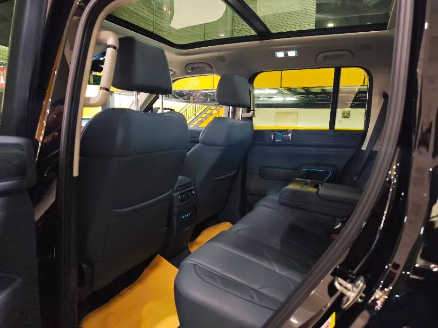 2025 FangChengBao Bao 5 1.5T 194HP L4 E-CVT PHEV 31.8KWH,autocango,china used car exporter,china ev exporter,chinese used car exporter,chinese used ev exporter