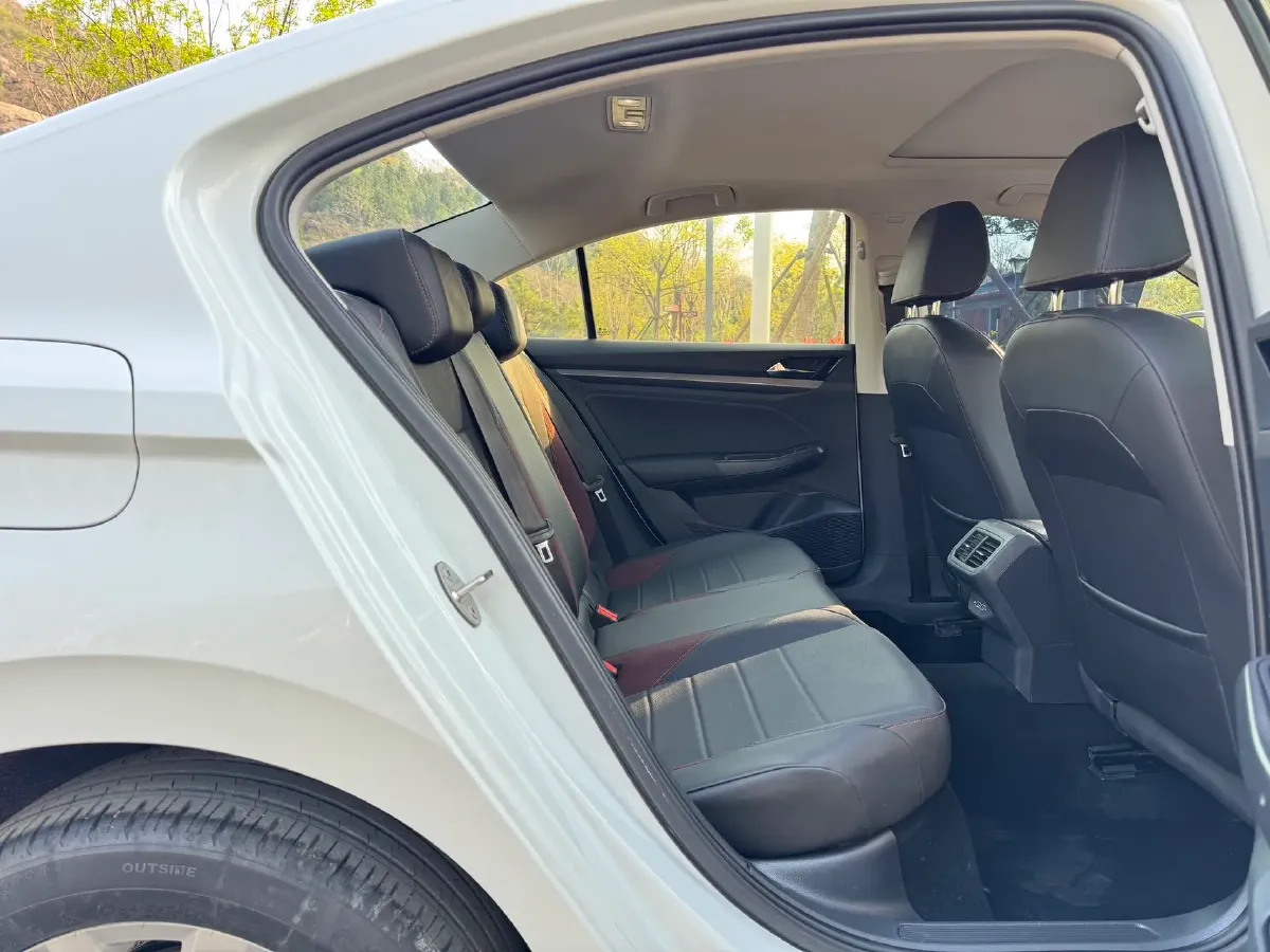 2021 Volkswagen Bora 1.5L 113HP L4 6AT,autocango,china used car exporter,china ev exporter,chinese used car exporter,chinese used ev exporter