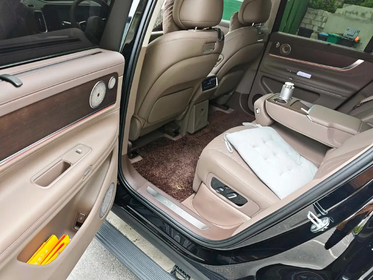 2024 AITO AITO M9 1.5T 152HP L4 REEV 52KWH,autocango,china used car exporter,china ev exporter,chinese used car exporter,chinese used ev exporter