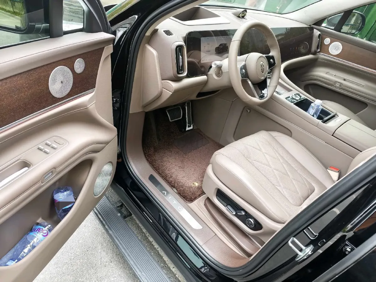 2024 AITO AITO M9 1.5T 152HP L4 REEV 52KWH,autocango,china used car exporter,china ev exporter,chinese used car exporter,chinese used ev exporter