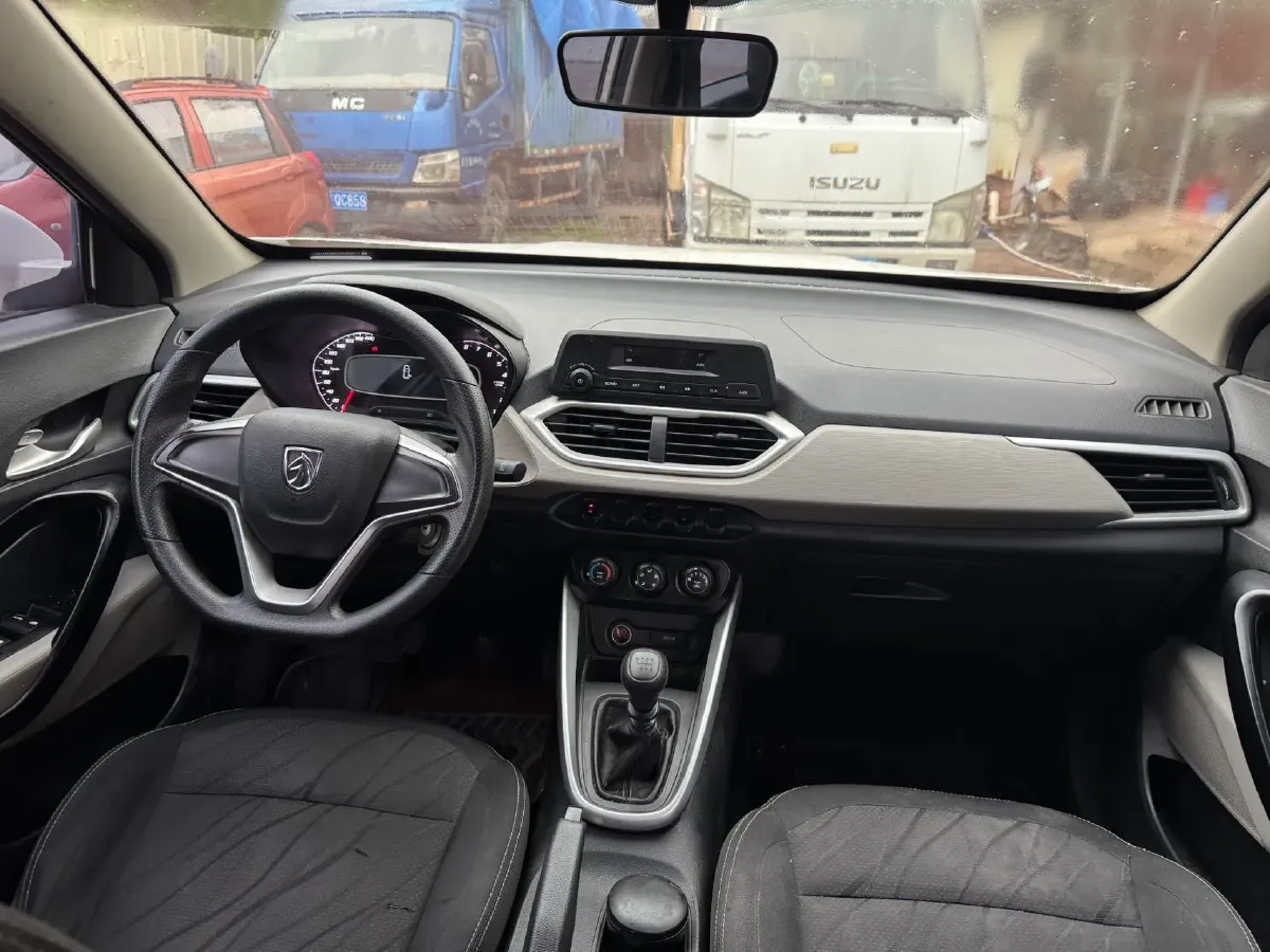 2021 BaoJun 510 1.5L 99HP L4 6MT,autocango,china used car exporter,china ev exporter,chinese used car exporter,chinese used ev exporter