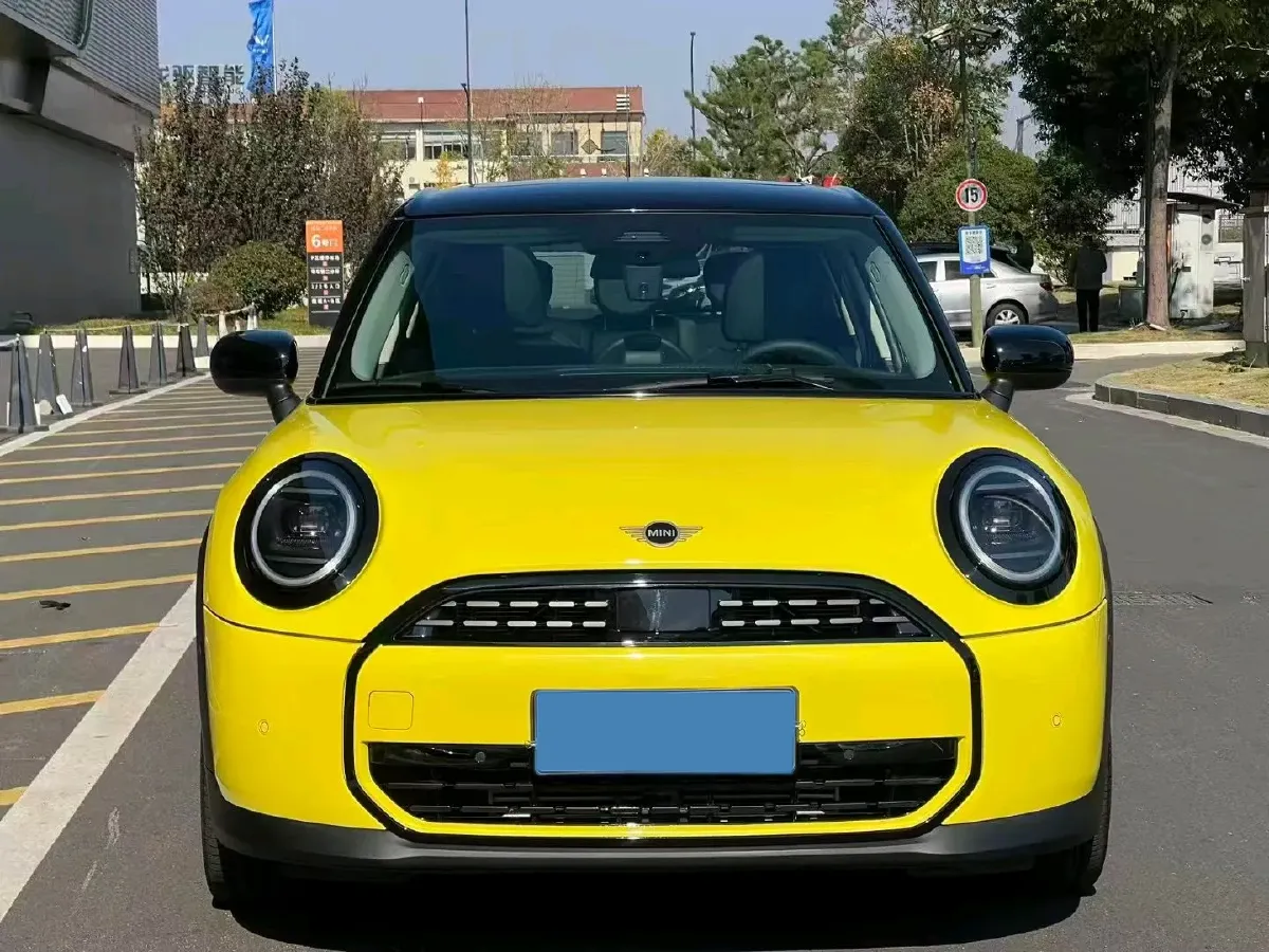 2025 MINI MINI 1.5T 156HP L3 7DCT,autocango,china used car exporter,china ev exporter,chinese used car exporter,chinese used ev exporter