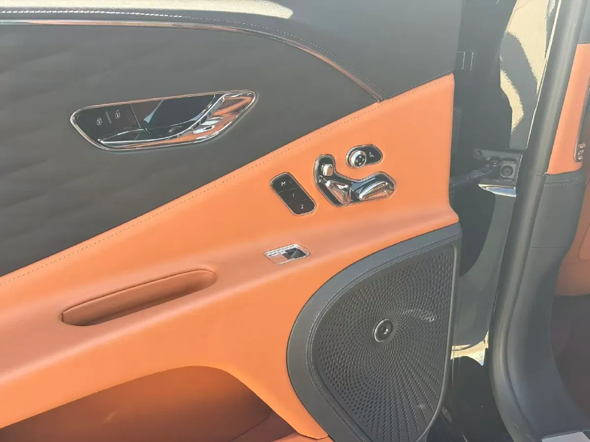 2022 Bentley Flying Spur 4.0T 550HP V8 8DCT,autocango,china used car exporter,china ev exporter,chinese used car exporter,chinese used ev exporter