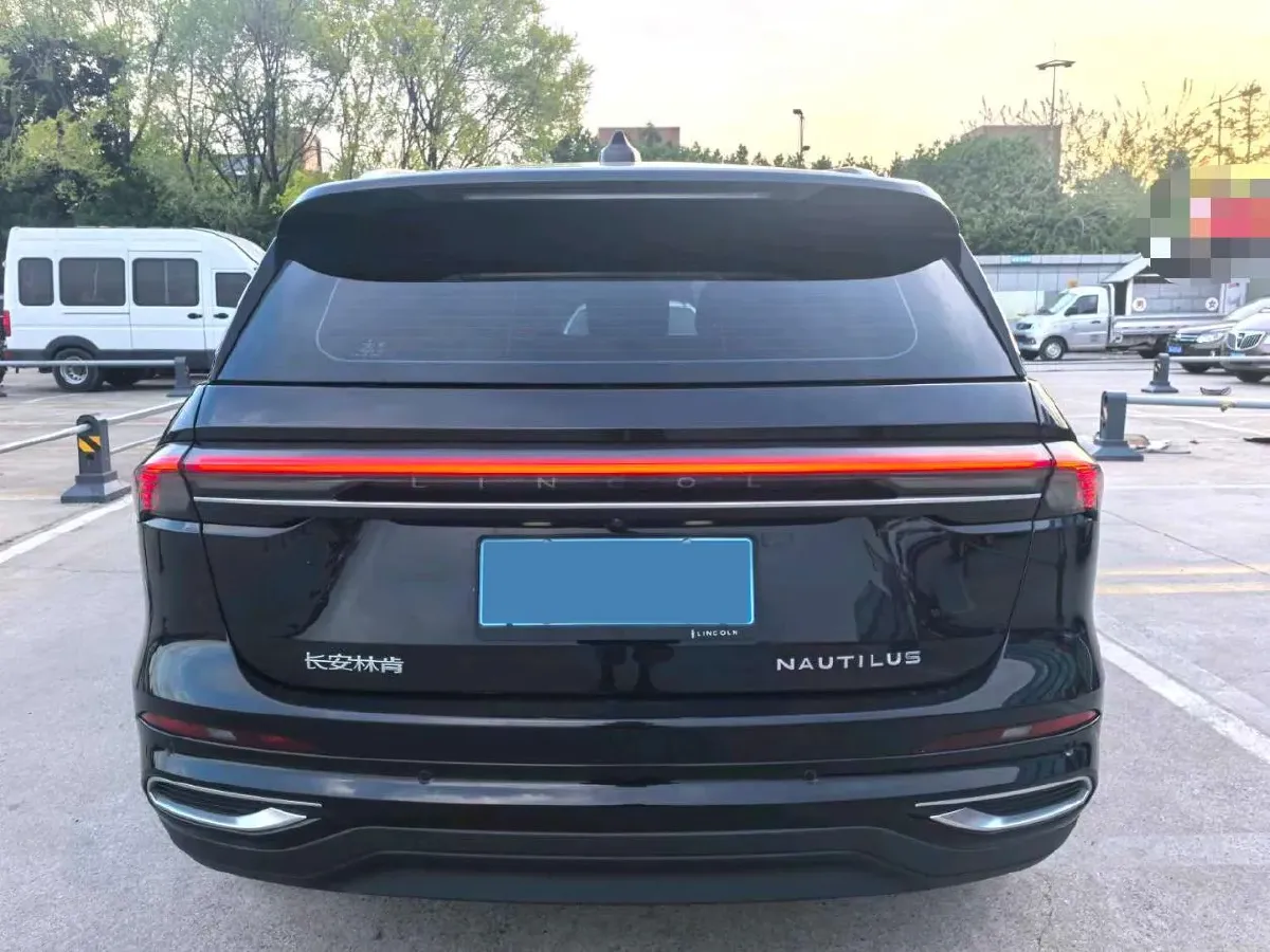 2023 Lincoln Nautilus 2.0T 261HP L4 8AT,autocango,china used car exporter,china ev exporter,chinese used car exporter,chinese used ev exporter