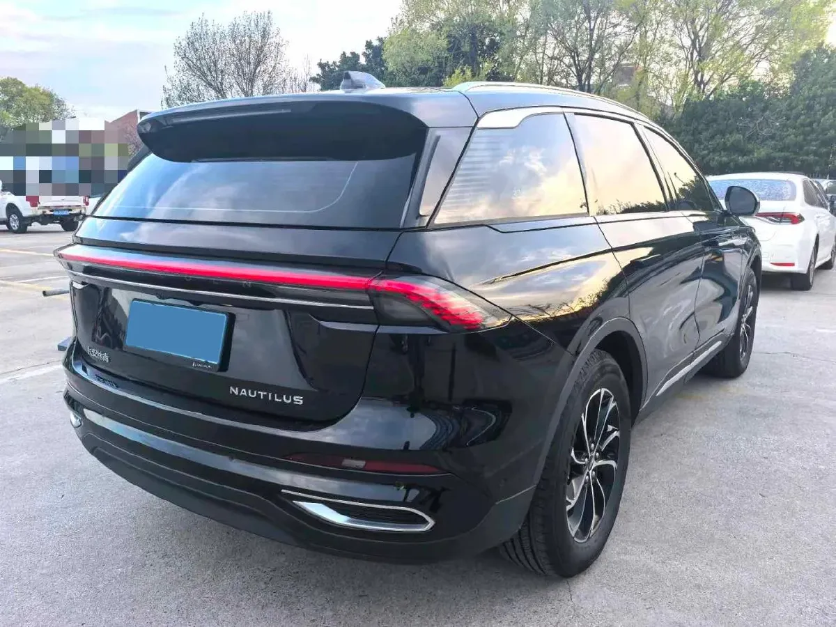 2023 Lincoln Nautilus 2.0T 261HP L4 8AT,autocango,china used car exporter,china ev exporter,chinese used car exporter,chinese used ev exporter