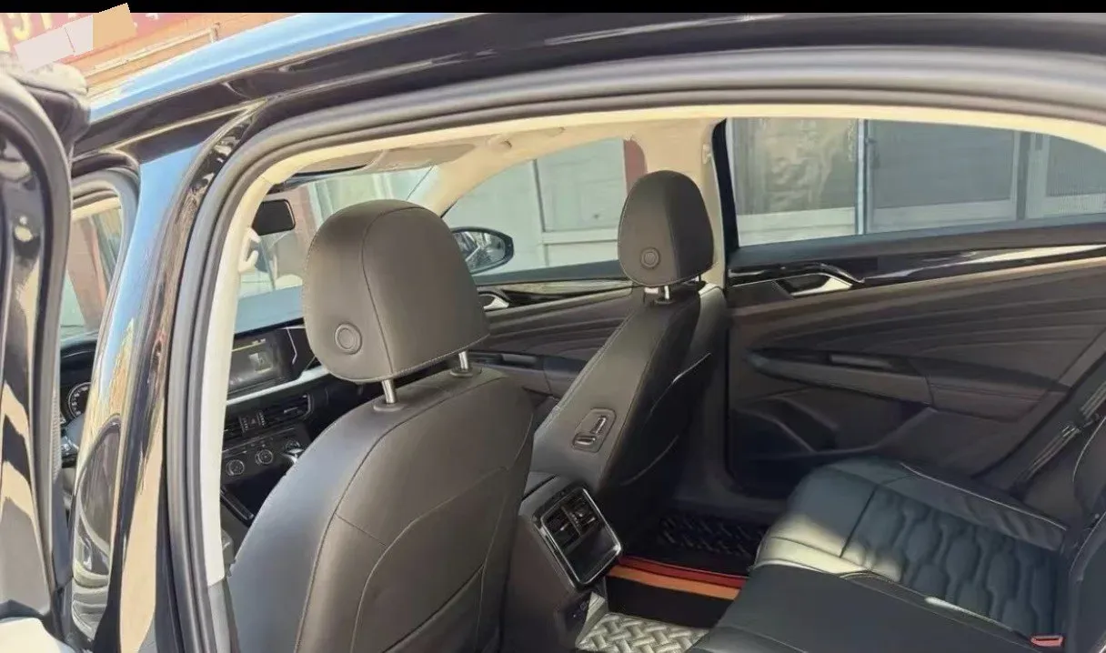 2021 Volkswagen Passat 2.0T 186HP L4 7DCT,autocango,china used car exporter,china ev exporter,chinese used car exporter,chinese used ev exporter