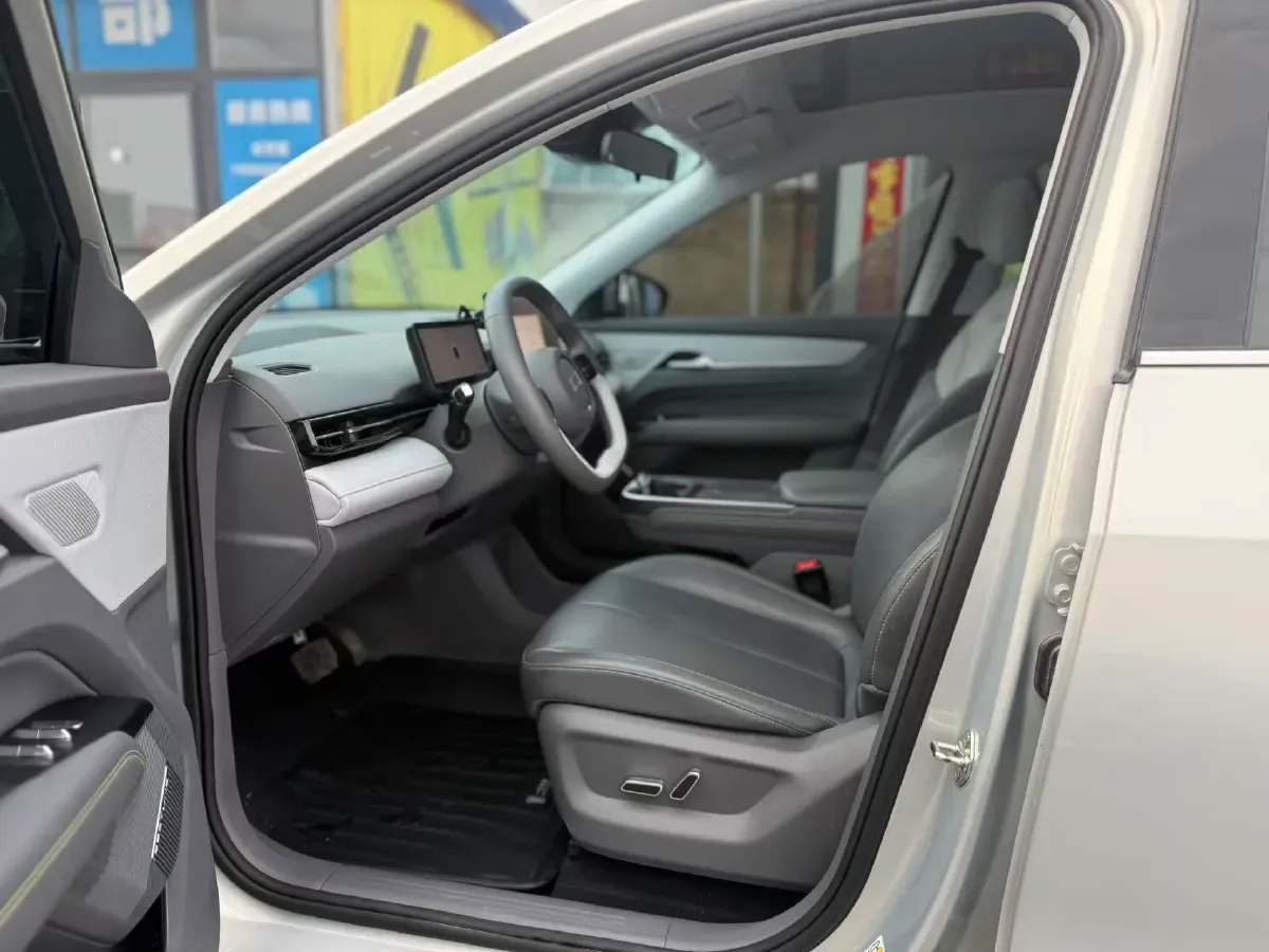 2025 Bestune YueYi 03 BEV 48.35KWH,autocango,china used car exporter,china ev exporter,chinese used car exporter,chinese used ev exporter