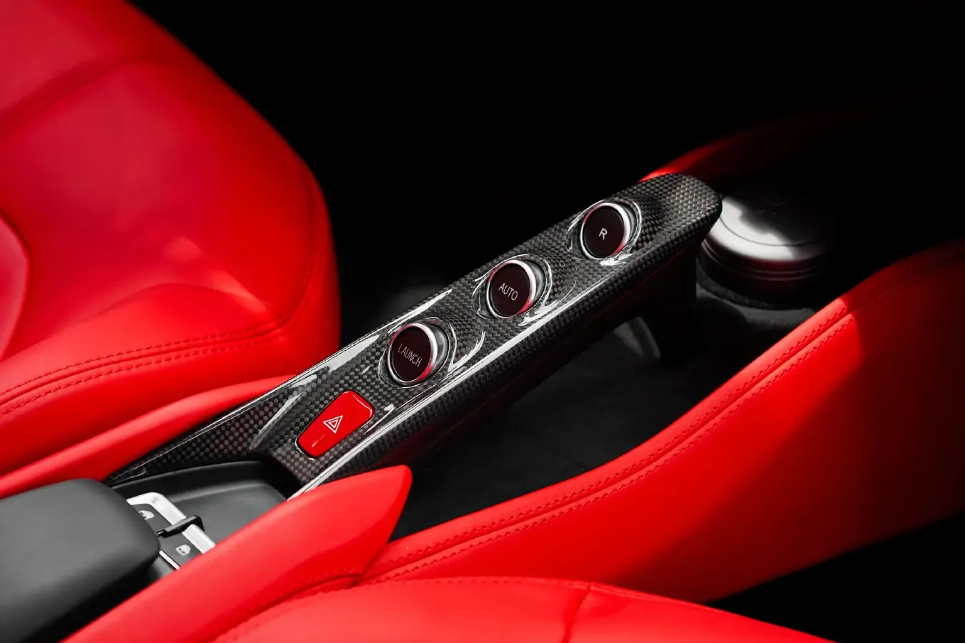 2019 Aston Martin DB11 5.2T 639HP V12 8AT,autocango,china used car exporter,china ev exporter,chinese used car exporter,chinese used ev exporter