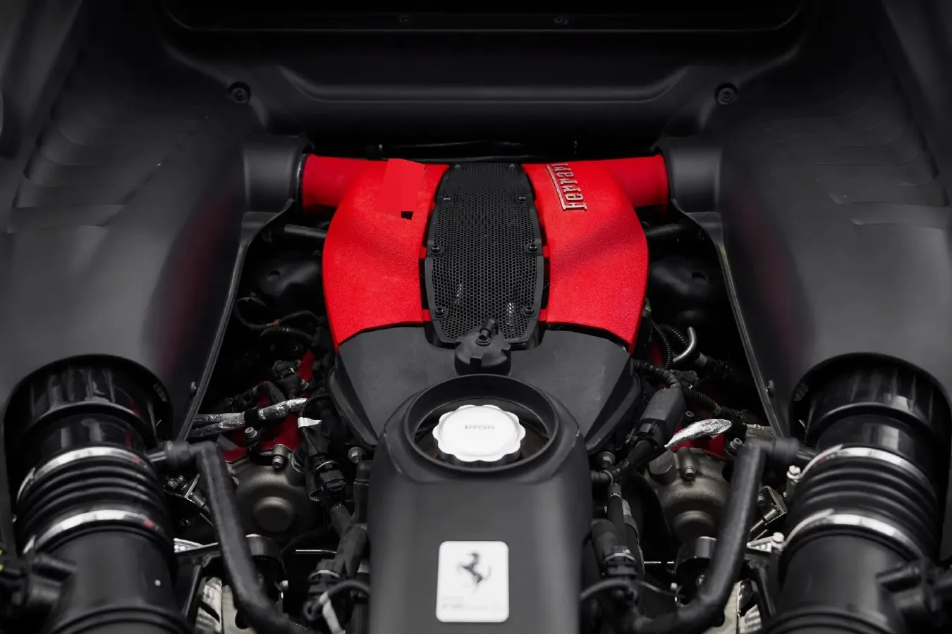 2019 Aston Martin DB11 5.2T 639HP V12 8AT,autocango,china used car exporter,china ev exporter,chinese used car exporter,chinese used ev exporter