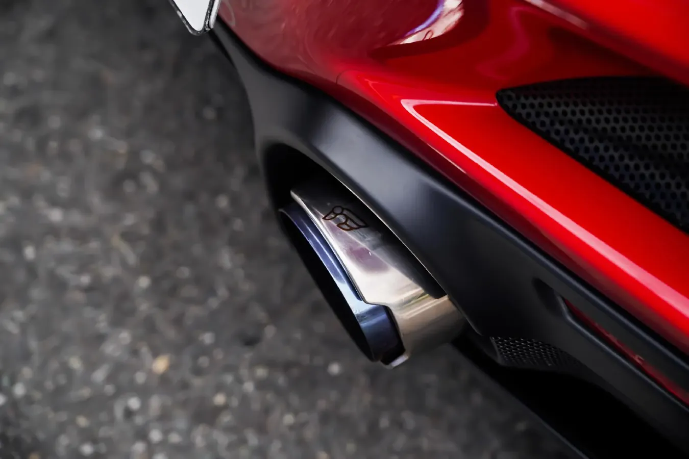 2019 Aston Martin DB11 5.2T 639HP V12 8AT,autocango,china used car exporter,china ev exporter,chinese used car exporter,chinese used ev exporter