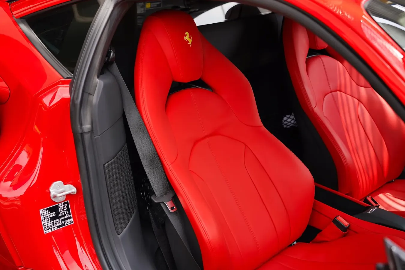 2019 Aston Martin DB11 5.2T 639HP V12 8AT,autocango,china used car exporter,china ev exporter,chinese used car exporter,chinese used ev exporter