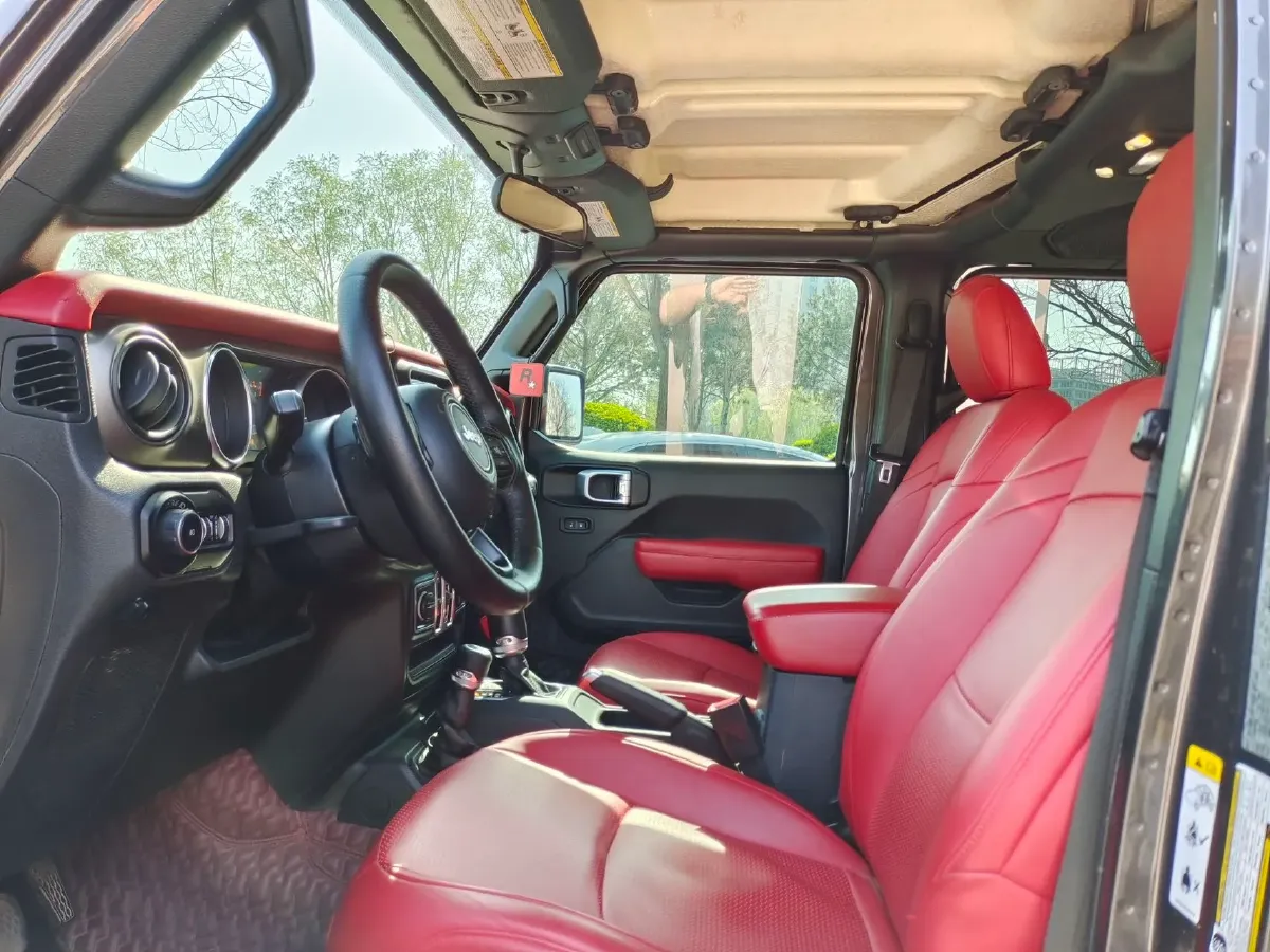 2019 Jeep Wrangler 2.0T 266HP L4 8AT,autocango,china used car exporter,china ev exporter,chinese used car exporter,chinese used ev exporter