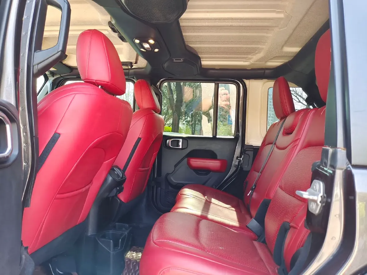 2019 Jeep Wrangler 2.0T 266HP L4 8AT,autocango,china used car exporter,china ev exporter,chinese used car exporter,chinese used ev exporter