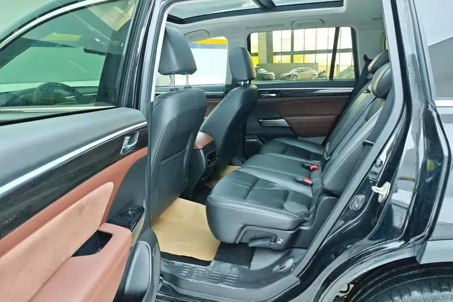 2017 GAC Trumpchi GS8 2.0T 201HP L4 6AT,autocango,china used car exporter,china ev exporter,chinese used car exporter,chinese used ev exporter