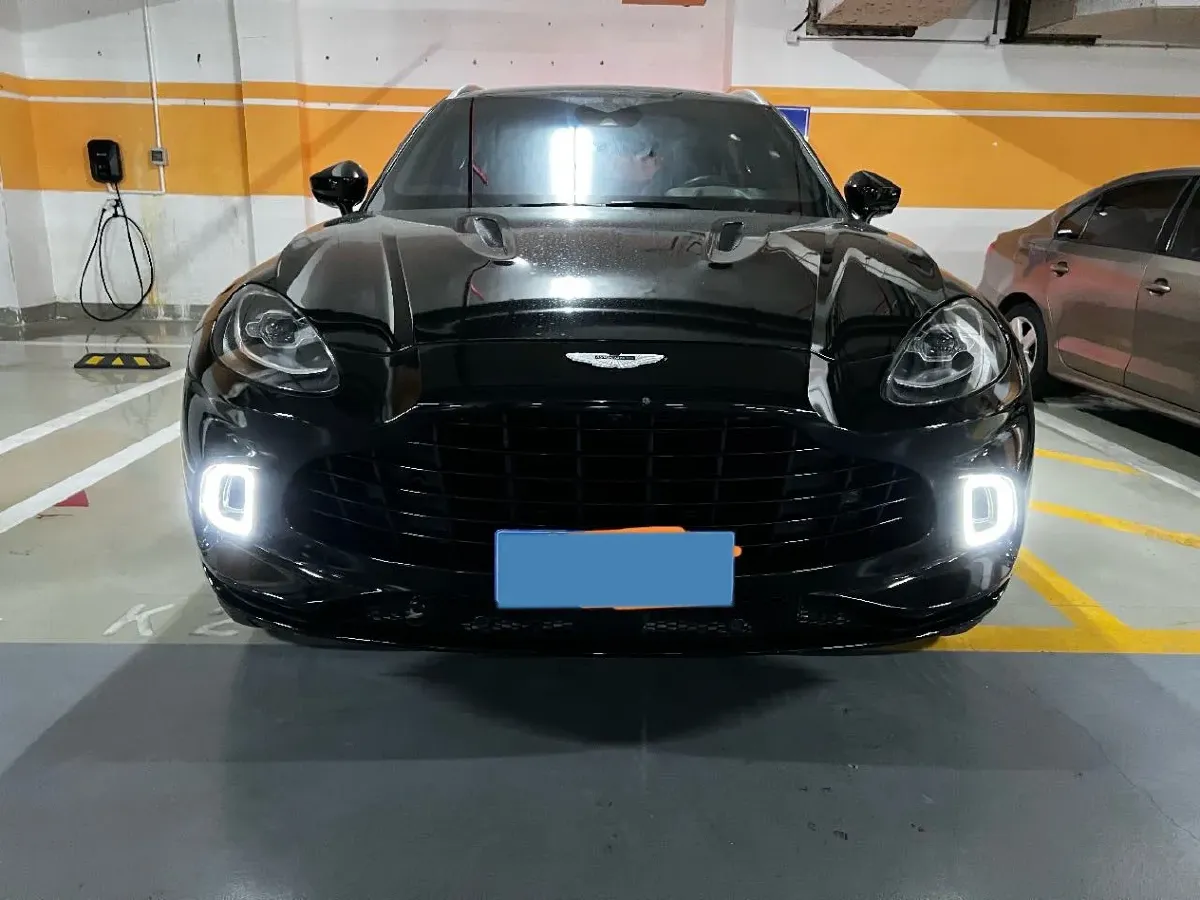 2022 Aston Martin DBX 3.0T 435HP L6 9AT,autocango,china used car exporter,china ev exporter,chinese used car exporter,chinese used ev exporter
